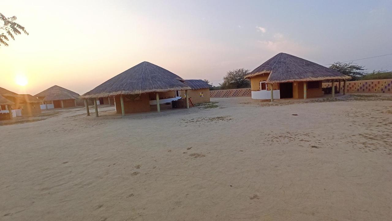 Mahefeel E Rann Resort Bherandiala Екстер'єр фото